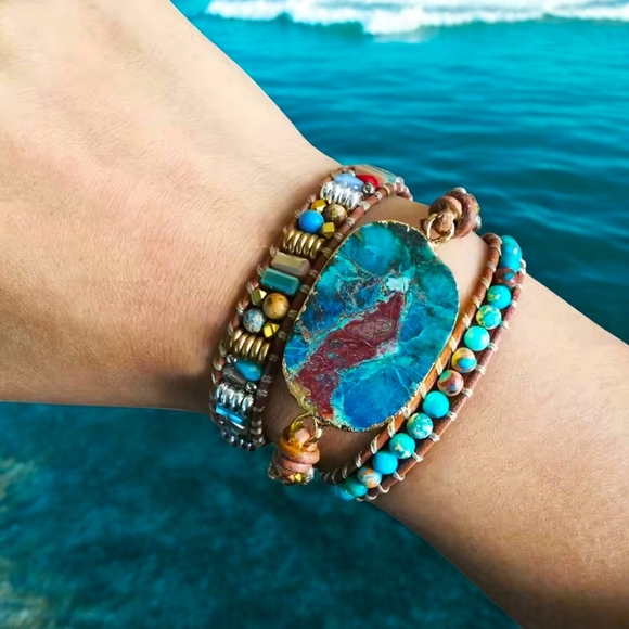 🆕️Boho-Chic 3-Layer Leather Wrap Bracelet | Chrysocolla Jasper 🌊 Natural Stone - Picture 4 of 9